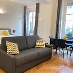 Square Bed & Breakfast Paris