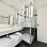 Square 4* Paris