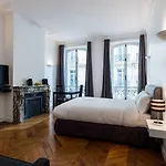 Square 4* Paris