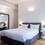 Bed & Breakfast Square
