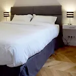 Bed & Breakfast Square Paris
