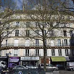 Square Bed & Breakfast Paris