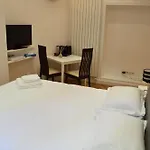 Bed & Breakfast Square Paris