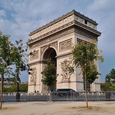 Square Bed & Breakfast 4*