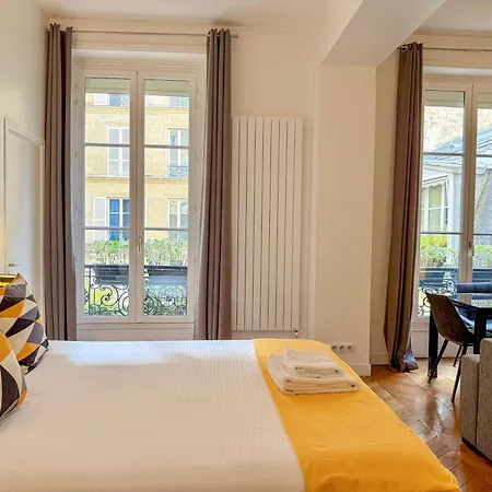 Bed & Breakfast Square