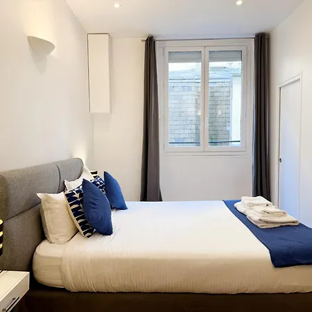 Square Bed & Breakfast