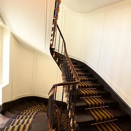 Bed & Breakfast Square