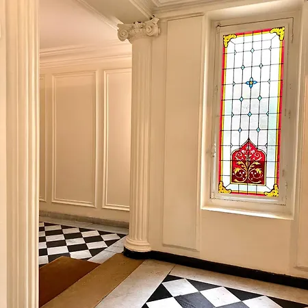 Square Bed & Breakfast Parigi