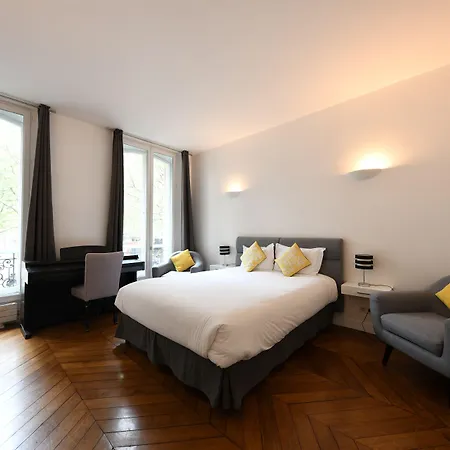 Square Bed & Breakfast Parigi