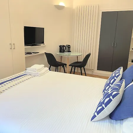 Bed & Breakfast Square Parigi