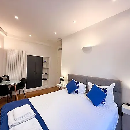 فندق مبيت وإفطار Square