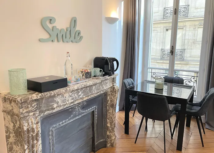 فندق مبيت وإفطار Square باريس