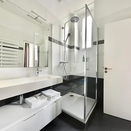 Square 4* Paris