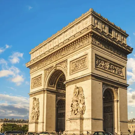 Square 4* Paris