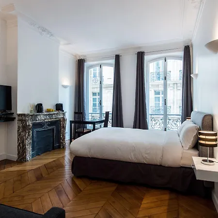 Square 4* Paris