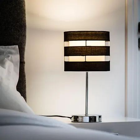 Square 4* Paris