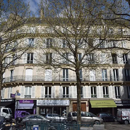 Square Couette-café Paris