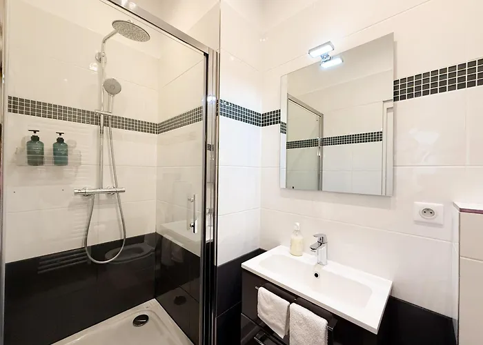 Square Nocleg ze śniadaniem 4*