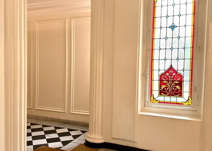 Square Nocleg ze śniadaniem Paryż