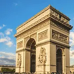 Square 4* Paris