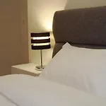 Frühstückspension Square 4*