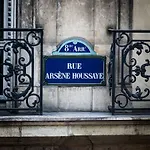 Square 4* Paris