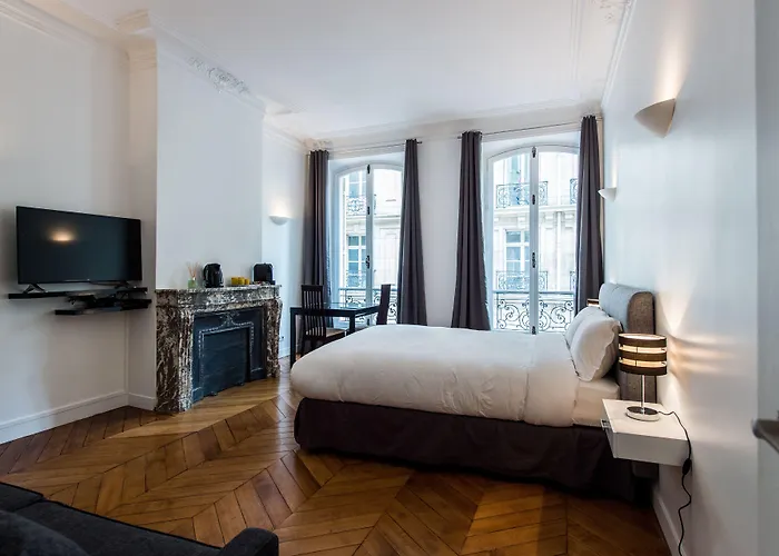 Square 4* Paris