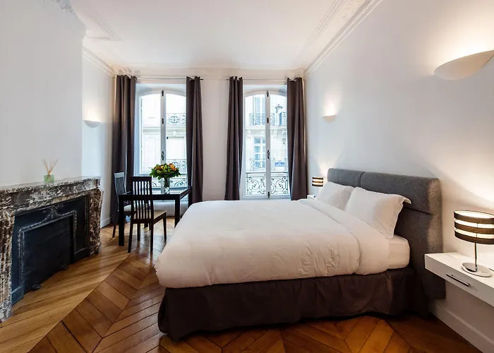 Square 4* Paris