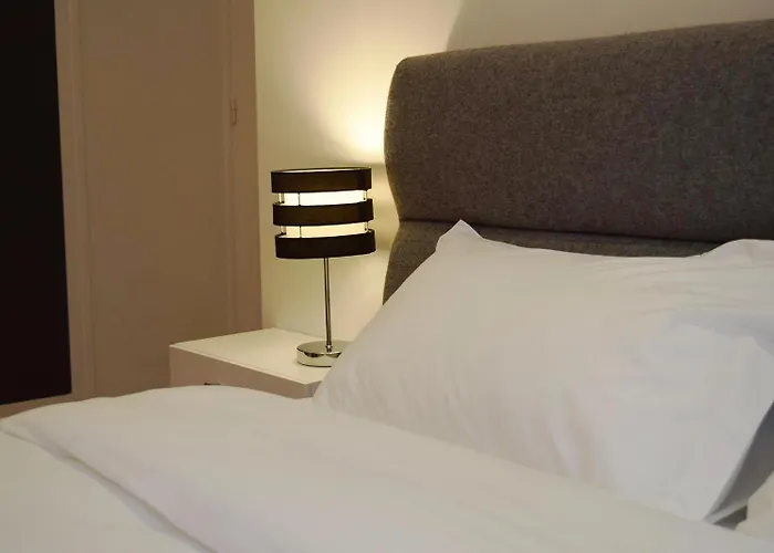 Couette-café Square 4*